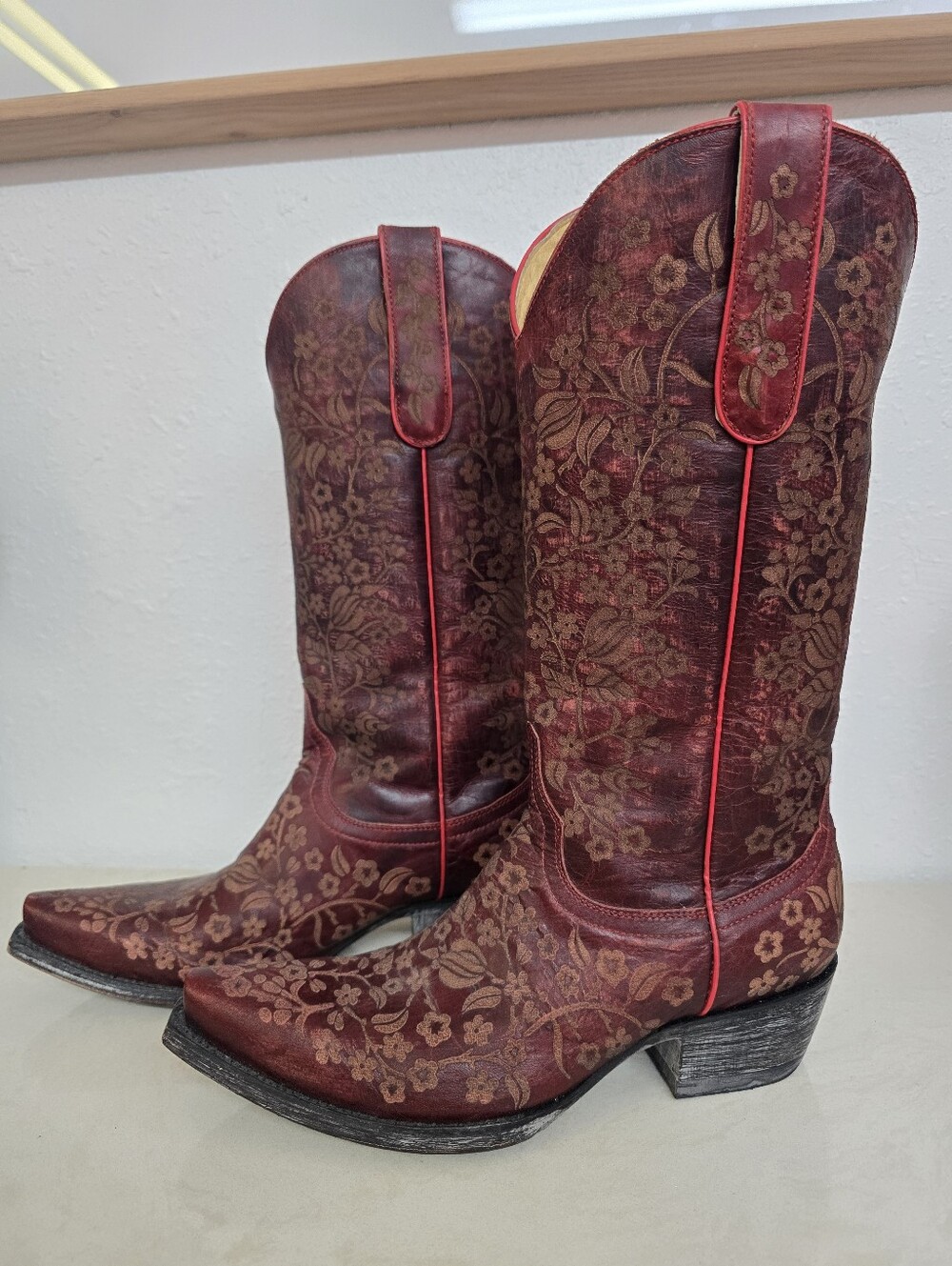 Old Gringo Nadia Size 7 Red Laser Etched Floral Leather Cowboy Boots